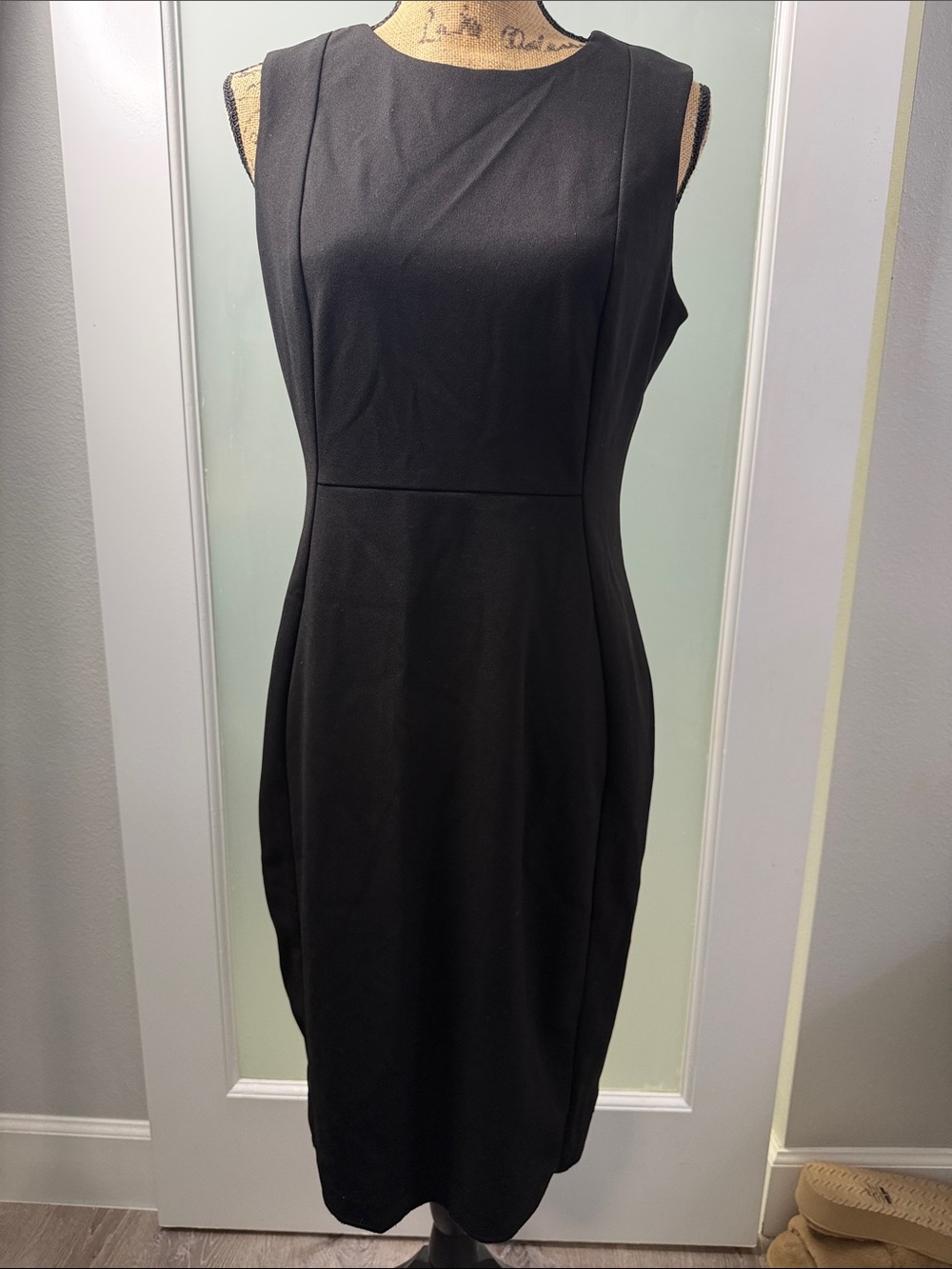 CALVIN KLIEN Size 10 Classic Black Sleeveless Sheath Dress